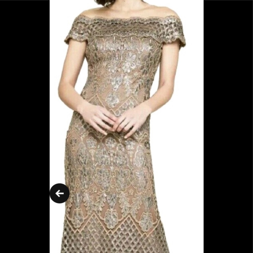 NWOT Gorgeous Tadoshi Shoji Gown Perfect for any formal occasion! See size chart